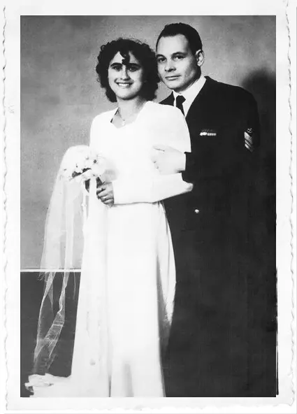 Fondatori del negozio 4 Emme, specializzato in pavimenti e arredo bagno ad Avella