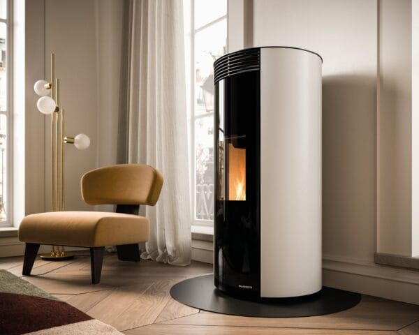 vista laterale stufa a pellet Palazzetti Emily 9 kW disponibile allo show room 4 emme avella